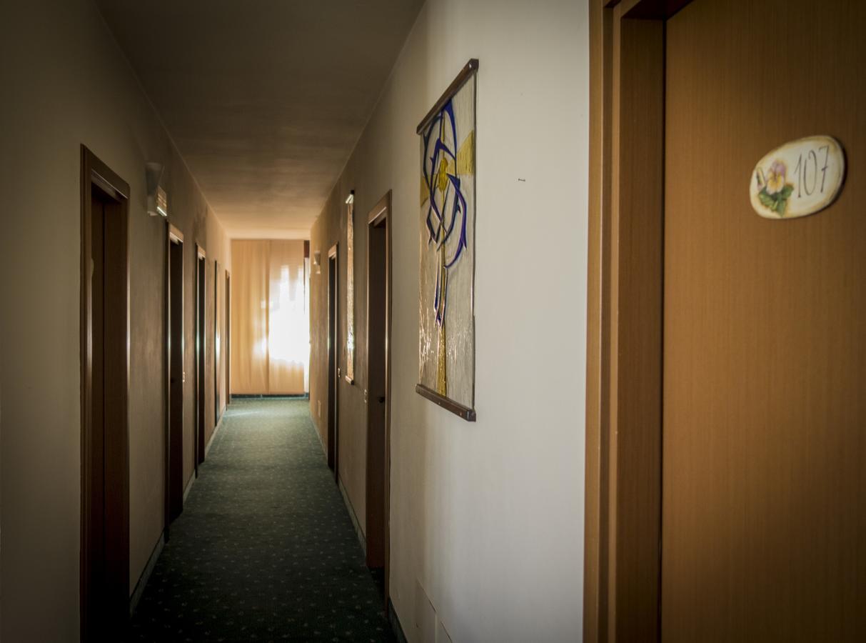 Albergo La Romanella Spinone Al Lago Экстерьер фото